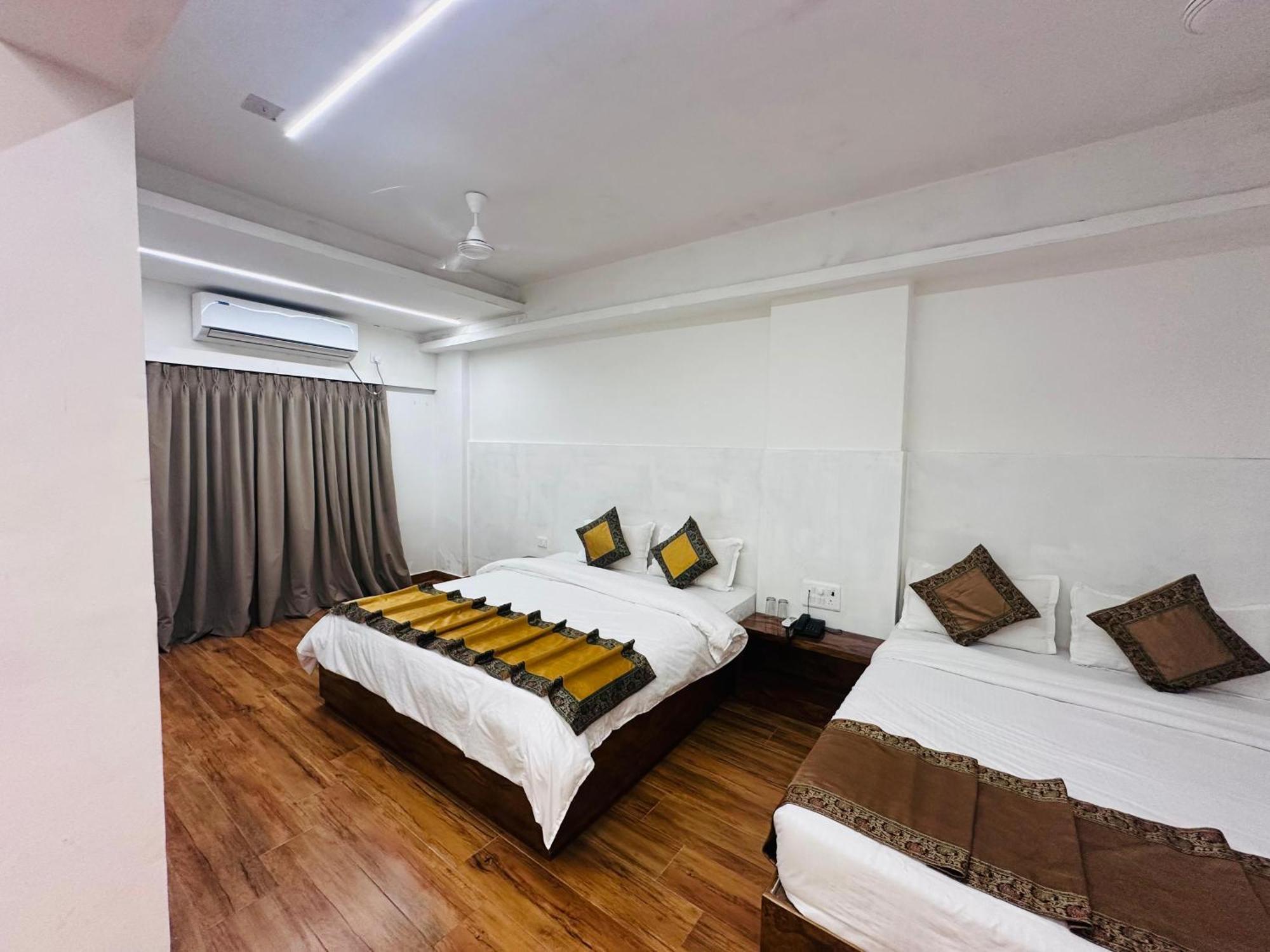 Ok International 5* Varanasi